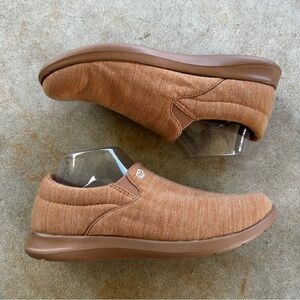 Merinos Slip-Ons Camel Women’s Size 9